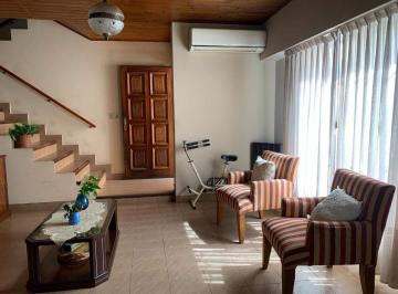 Casa · 165m² · 4 Ambientes · 1 Cochera · Venta Casa 4 Amb. con Jardin - Terraza - Local