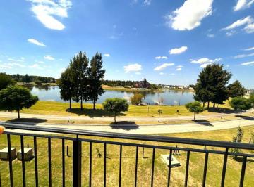 Departamento · 84m² · 3 Ambientes · 1 Cochera · Departamento Venta 2 Dorm., Vista a Laguna