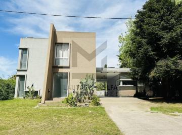 Casa · 270m² · 6 Ambientes · 4 Cocheras · Casa en Venta Barrio Altos del Sol Ituzaingó