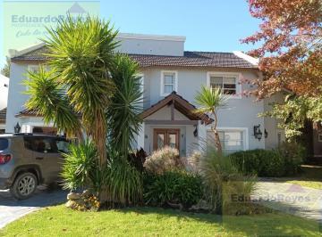 Casa · 300m² · 5 Ambientes · 1 Cochera · Casa en Venta y Alquiler en El Paraiso Country Club
