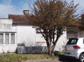 Casa · 90m² · 4 Ambientes · Casa a Reciclar 4 Amb. Villa Primera