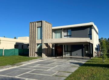 KNK-KNK-4897_2 · Oportunidad Venta Casa 6 Ambientes en Barrio Privado