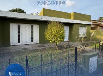 Casa · 60m² · 4 Ambientes · 1 Cochera · Casa - Saladillo