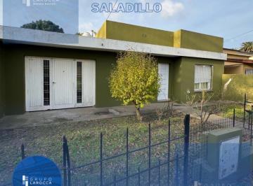 Casa · 60m² · 4 Ambientes · 1 Cochera · Casa - Saladillo