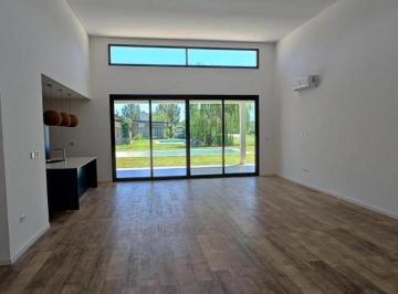 Casa · 262m² · 4 Ambientes · Casa en Venta - 3 Dorm. 4 Baños - 800 m² - San Vicente