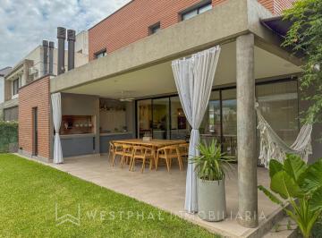 Casa · 266m² · 3 Dormitorios · 2 Cocheras · Casa 3 Dorm Playroom y Dep. de Serv. - Lista Para Mudarte
