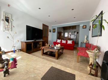 Casa · 160m² · 3 Ambientes · 1 Cochera · Casa en Venta - 2 Dorm. 2 Baños - 230 m² - Mar del Plata