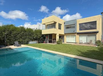 Casa · 242m² · 5 Ambientes · 2 Cocheras · Venta Casa 5 Ambientes Sauces Nordelta