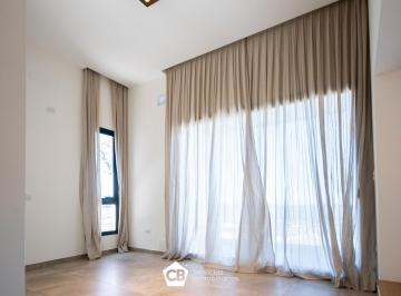 Casa · 140m² · 4 Ambientes · 2 Cocheras · Casa en Alquiler Terraza de La Estanzuela