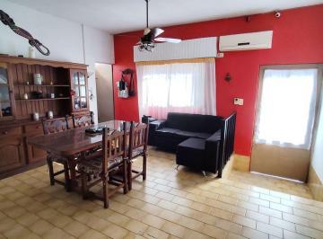 Casa · 90m² · 4 Ambientes · 1 Cochera · Casa Lote Propio Venta Mataderos Cochera Terrazas