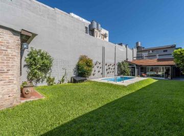 Casa · 165m² · 4 Ambientes · 2 Cocheras · Venta Casa en Villa Adelina