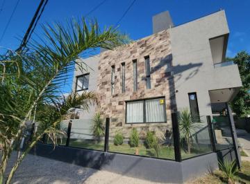 Casa · 200m² · 4 Ambientes · 1 Cochera · Venta Casa 2 Dormi Costa Azul Pileta a Estrenar