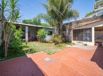 Casa · 170m² · 5 Ambientes · 1 Cochera · Venta Casa 5 Amb Patio Quincho Cochera Versalles