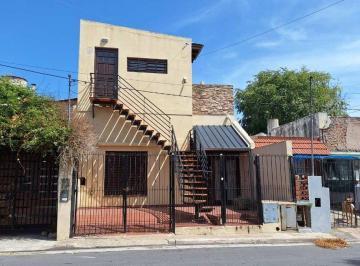 PH · 131m² · 5 Ambientes · Venta 2 PH 3 Amb Reciclados C/ Patio y Terraza Hpc