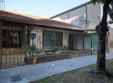 Casa · 167m² · 4 Ambientes · 1 Cochera · Casa en Venta Martinez con Pileta