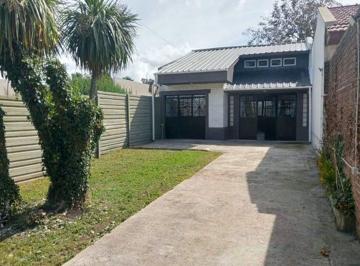 PH · 88m² · 4 Ambientes · 1 Cochera · Venta PH de 4 Ambientes en Barrio Caisamar