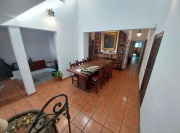 Casa · 220m² · 10 Ambientes · 1 Cochera · Se Vende Casa en Quebrada de Las Rosas