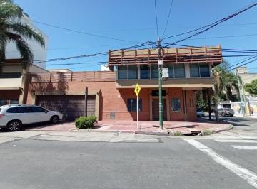 Oficina comercial · 650m² · Alquiler de Oficinas Para Empresas en Moron