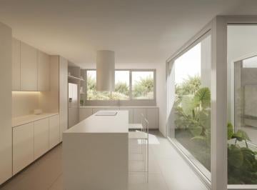 Casa · 224m² · 5 Ambientes · 2 Cocheras · Casa en Barrio Vida