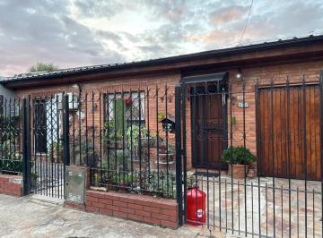 Casa · 120m² · 3 Ambientes · 2 Cocheras · Casa en Venta Apta a Credito en Lolte de 440 m