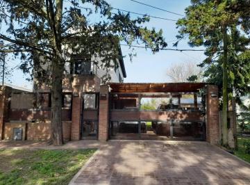 Casa · 170m² · 4 Ambientes · Casa en Venta - 3 Dorm. 3 Baños - 170 m² - City Bell