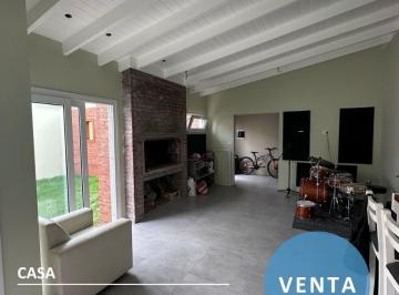 Casa · 75m² · 3 Ambientes · 1 Cochera · Casa de 2 Dorm. en Calle 25 de Mayo N° 1300, Tandil