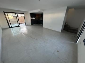 Casa · 150m² · 4 Ambientes · 2 Cocheras · Dúplex a La Venta Colinas de Manantiales