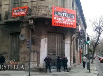 Terreno · 270m² · Vende Lote Comercial en Esquina 270 m² - Alquilado - Constitución