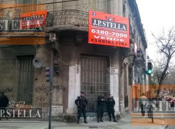 Terreno · 270m² · Vende Lote Comercial en Esquina 270 m² - Alquilado - Constitución