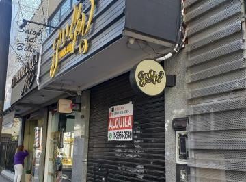 Local comercial de 2 ambientes, Quilmes · Local Comercial a La Calle en Dos Plantas, Centro de Quilmes.