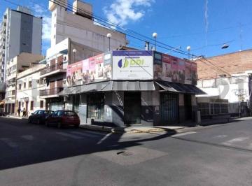 Oficina comercial · 2150m² · 10 Ambientes · 1 Cochera · Venta de Importante Local Comercial y Playa de Estacionamiento en Centro de Santa Fe.
