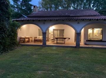 Casa · 145m² · 5 Ambientes · Casa en Alquiler Temporario Bella Vista