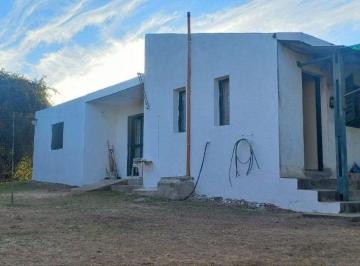 Casa · 246m² · 8 Ambientes · 1 Cochera · Venta de Dos Casas en La Granja Cordoba
