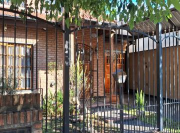 Casa · 150m² · 5 Ambientes · 2 Cocheras · Excelente Chalet Cerca Autopista del Oeste