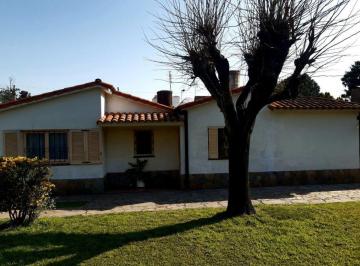 Casa de 4 ambientes, Almirante Brown · Chalet en Venta