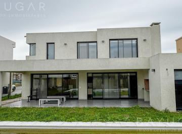 Casa · 220m² · 5 Ambientes · 2 Cocheras · Venta Casa - Barrio Privado Lagoon Pilar / Pilar