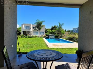 Casa · 260m² · 6 Ambientes · 1 Cochera · Venta Casa - Barrio Santa Guadalupe - Pilar del Este
