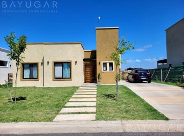 Casa · 150m² · 5 Ambientes · 2 Cocheras · Venta Casa de Una Planta - Barrio Privado San Pablo / Pilar