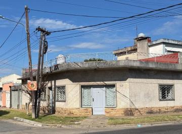 PH · 104m² · 3 Ambientes · 1 Cochera · PH en Venta 3 Ambientes Villa España Berazategui