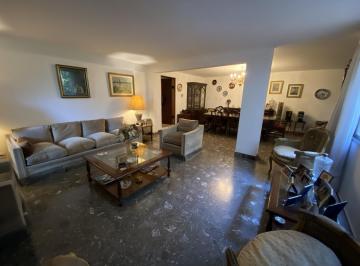 Casa · 337m² · 7 Ambientes · 3 Cocheras · Venta - Casa 7 Amb. C/garage 3 Autos - Bo. Vte López