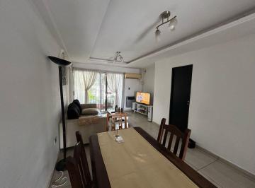 Casa · 72m² · 3 Ambientes · 1 Cochera · Duplex en Venta. La Plata. 2 Dorm.. Cochera