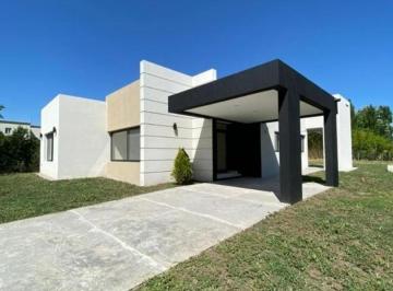 Casa · 187m² · 4 Ambientes · 3 Cocheras · Casa en Venta en Altos de Manzanares Pilar
