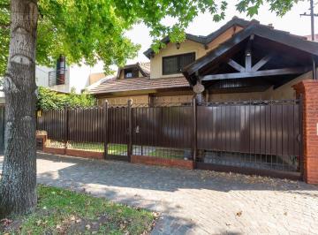 Casa · 233m² · 5 Ambientes · 2 Cocheras · Casa 5 Ambientes con Pileta - Villa Ballester