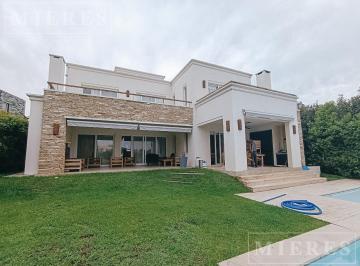 Casa · 350m² · 6 Ambientes · 2 Cocheras · Casa en Alquiler Anual en El Barrio Los Lagos, Nordelta