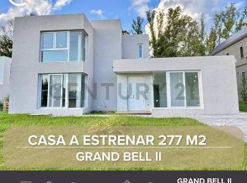Casa · 252m² · 7 Ambientes · Venta de Casa a Estrenar en Grand Bell 2