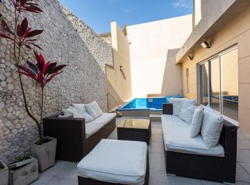 Casa · 180m² · 4 Ambientes · 3 Cocheras · Venta Casa 4 Ambientes San Martin Pileta Apto Cred