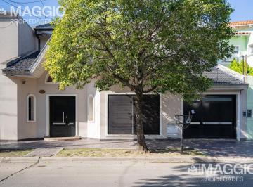 Casa · 269m² · 5 Ambientes · 1 Cochera · Casa 5 Ambientes Venta Ramos Mejía