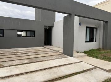 Casa de 4 ambientes, Córdoba · Casa en La Docta 2 Dorm. Doble Cochera
