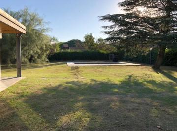 Casa · 190m² · 3 Dormitorios · 3 Cocheras · Alquilo! B° La Herradura (Zona Central) Muy Linda Casa. Villa Allende