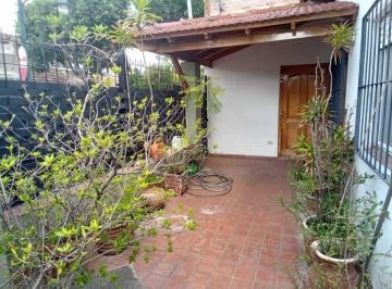 PH · 50m² · 3 Ambientes · 1 Cochera · Alquiler PH Tres Ambientes Boulogne Cochera